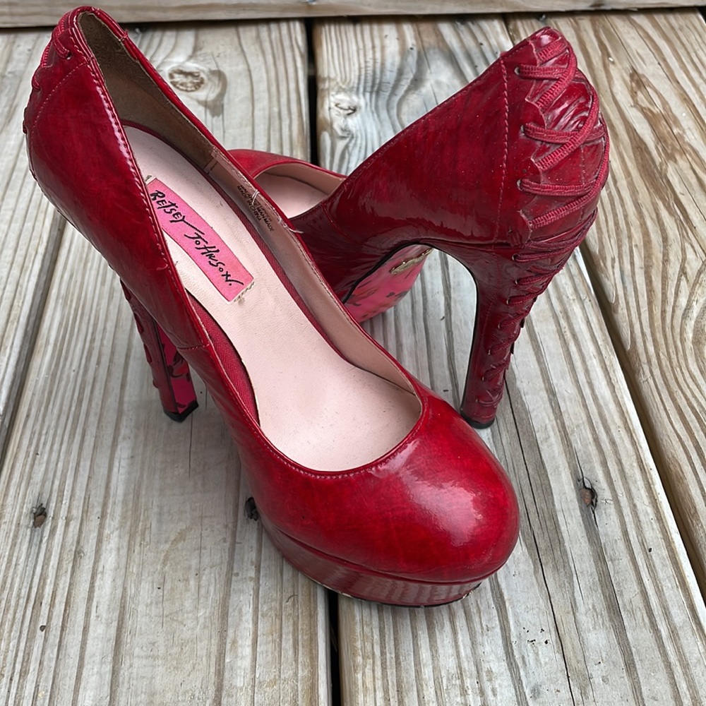 🍒 Betsey Johnson "Dita" Corset Cherry Red Heels SZ 6 😉